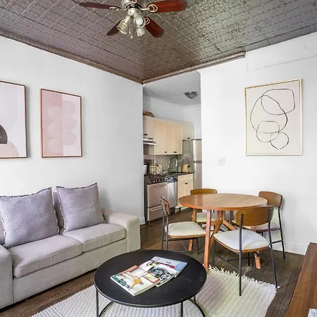 Sophisticated 2Bd Apartment On Barrow Street, Greenwich Village
